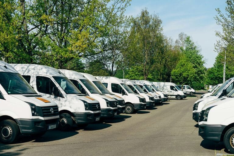 Exploring the Pros and Cons of Leasing Versus Buying Used Vans for your Business
